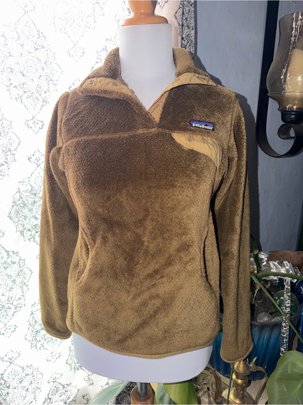 Patagonia Women’s Tan/Brown Teddy Fleece Pullover